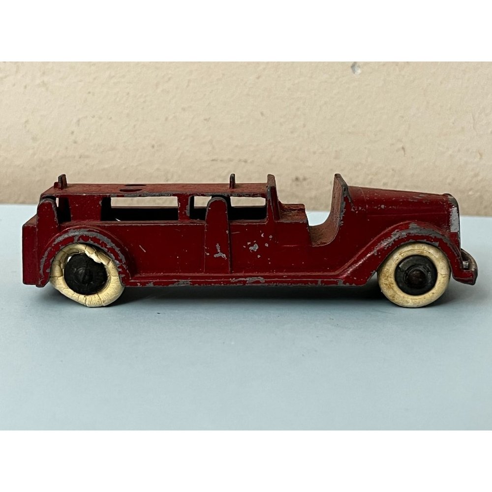 Vintage Tootsietoy Cast Fire Engine With White Rubber Tires 4 1/4" Rare!
